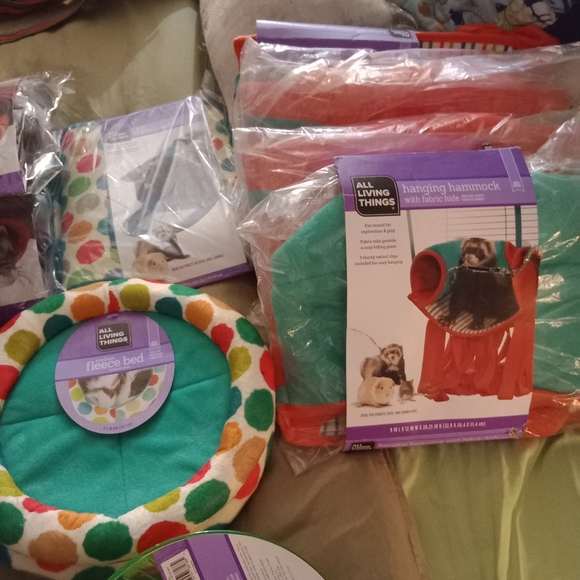 Animal supplies cages and food